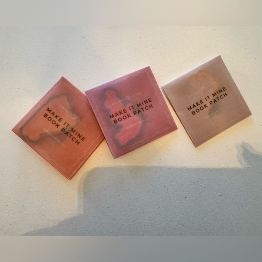 Archer and olive
Set of Three Make It Mine Book Patches #18